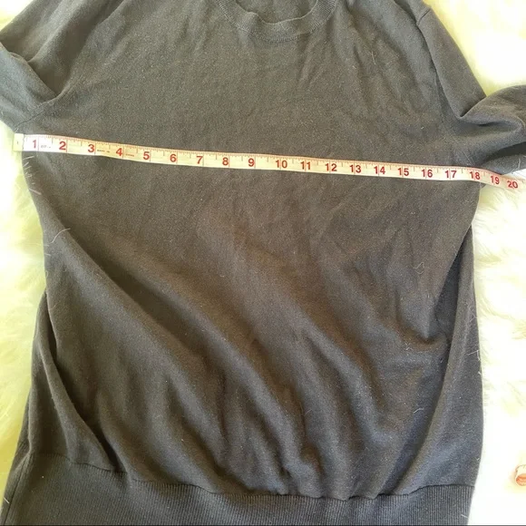 Banana Republic Luxury Blend Black Crewneck Sweater - Picture 3 of 9
